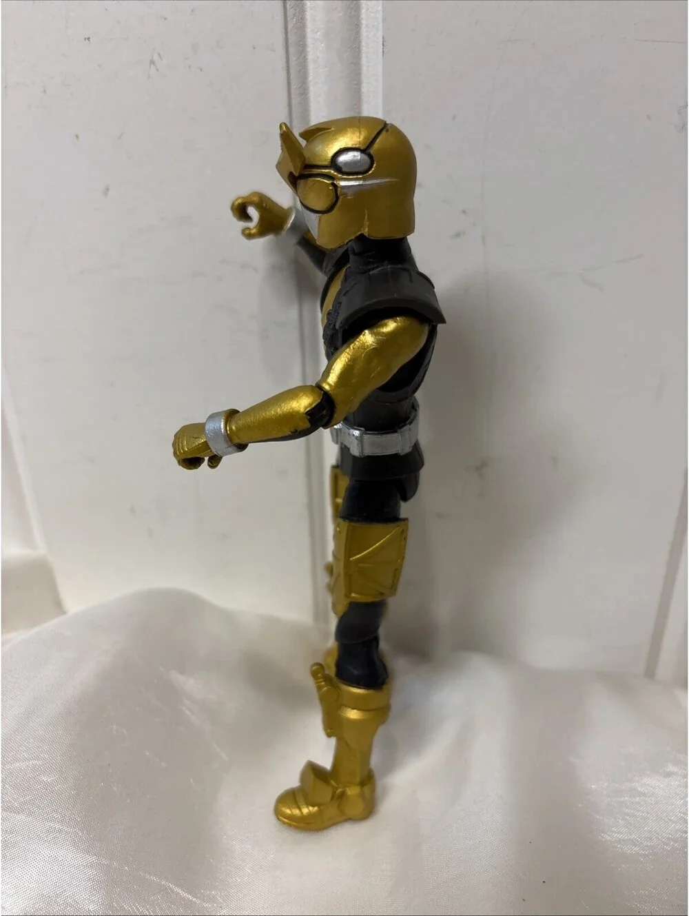 POWER RANGERS LIGHTENING COLLECTION BEAST MORPHERS GOLD RANGER FIGURE ONLY CLEAN